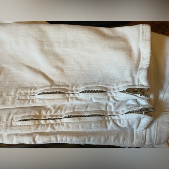 J Brand white jeans with zipper at ankles - Picture 7 of 9